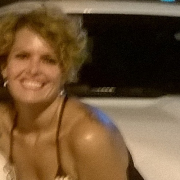 Meet your Posher, Kristen - Picture 6 of 7